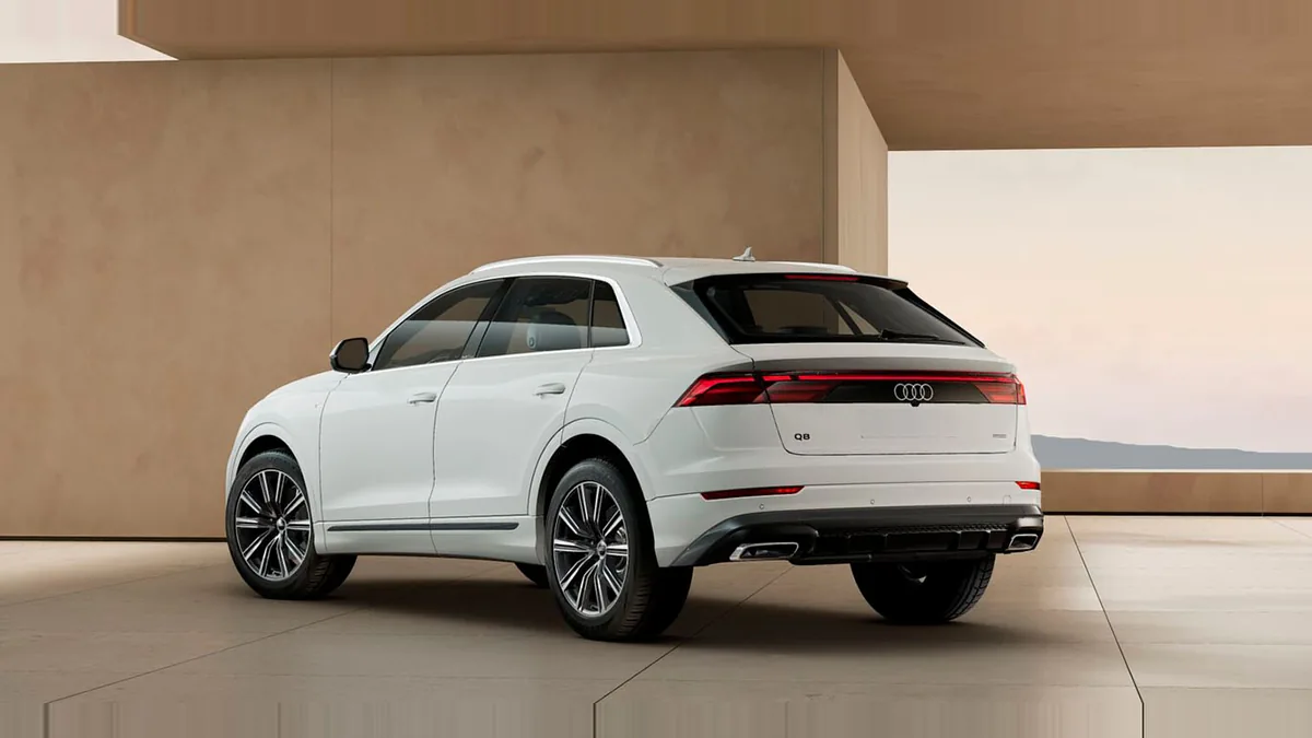 Audi Q8 SUV S line 45 TDI Quattro Tiptronic de ocasión en renting — Trasera