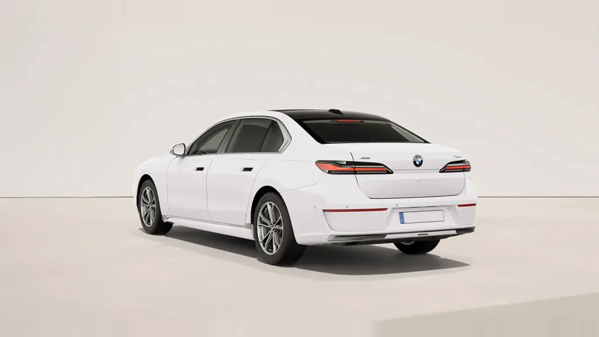 BMW Serie 7 740d xDrive de ocasión en renting — Trasera