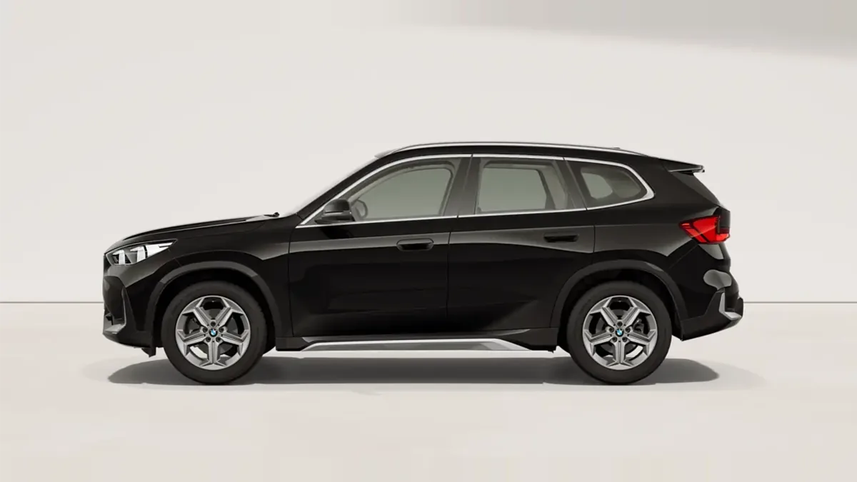 BMW X1 sDrive20d xLine 120kW de ocasión en renting — Lateral