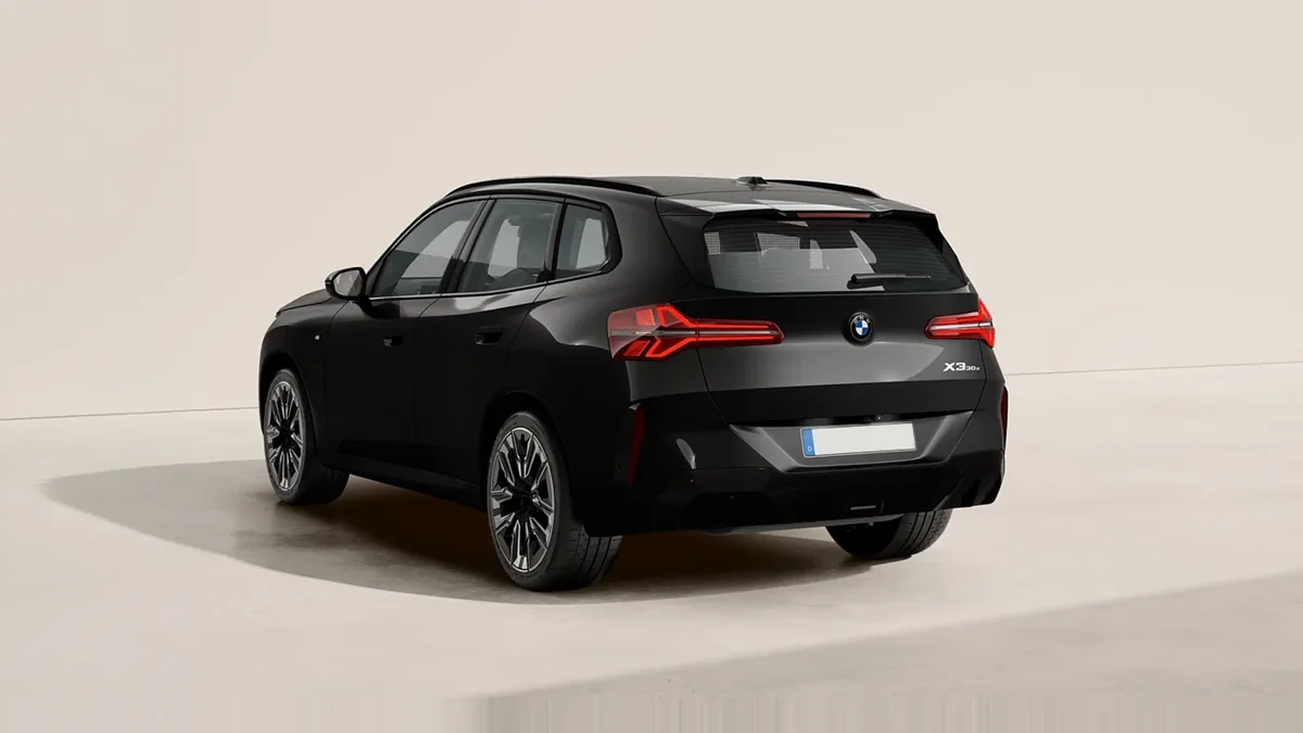 BMW X3 30e xDrive de ocasión en renting — Trasera