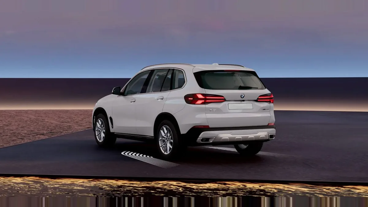 BMW X5 xDrive30d xLine nuevo en renting — Lateral