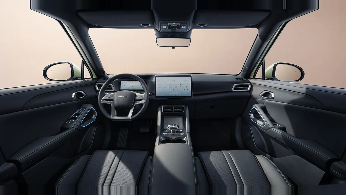 BYD Atto 2 DM-i Boost 156kW de ocasión en renting — Delantera