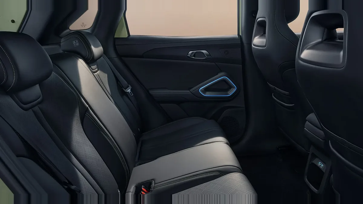 BYD Atto 2 DM-i Boost 156kW de ocasión en renting — vista 6
