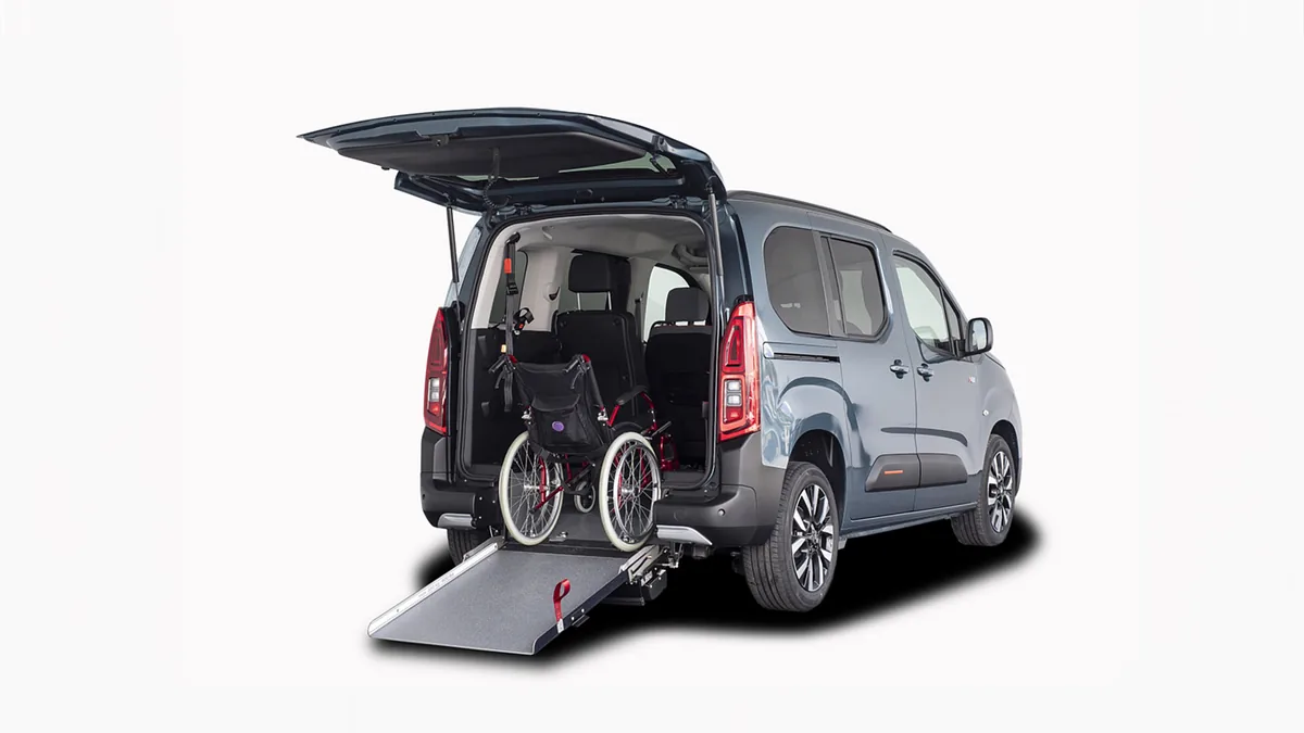 Citroën Berlingo Talla XL BlueHDi 100 YOU L2 N1 Adaptado de ocasión en renting — Lateral