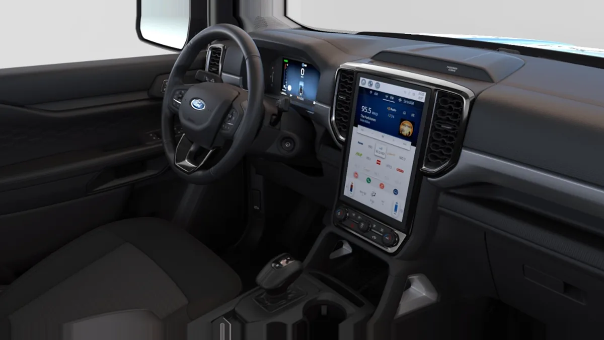 Ford Ranger XLT Doble Cabina 2.3 TVCT PHEV 280CV Automática II de ocasión en renting — Interior