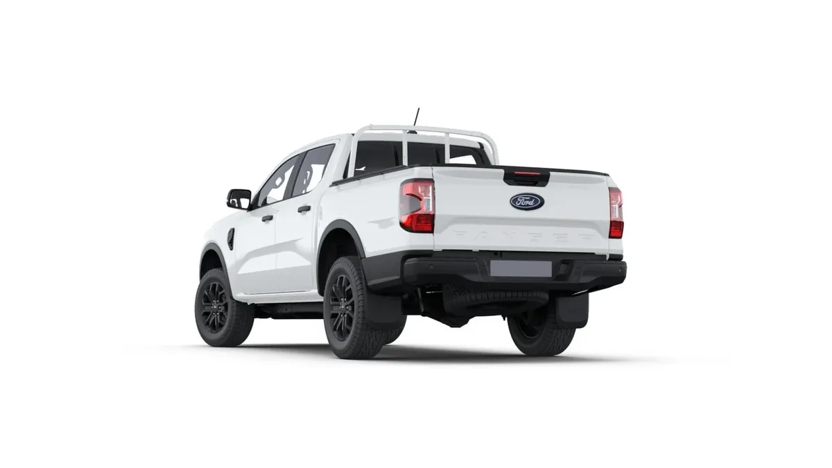 Ford Ranger XLT Doble Cabina 3.0 EcoBlue 240CV de ocasión en renting — Trasera