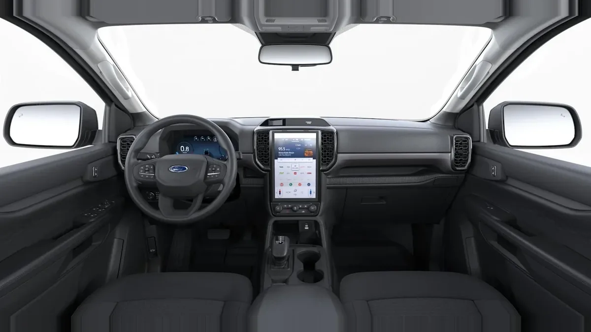 Ford Ranger XLT Doble Cabina 3.0 EcoBlue 240CV de ocasión en renting — Delantera