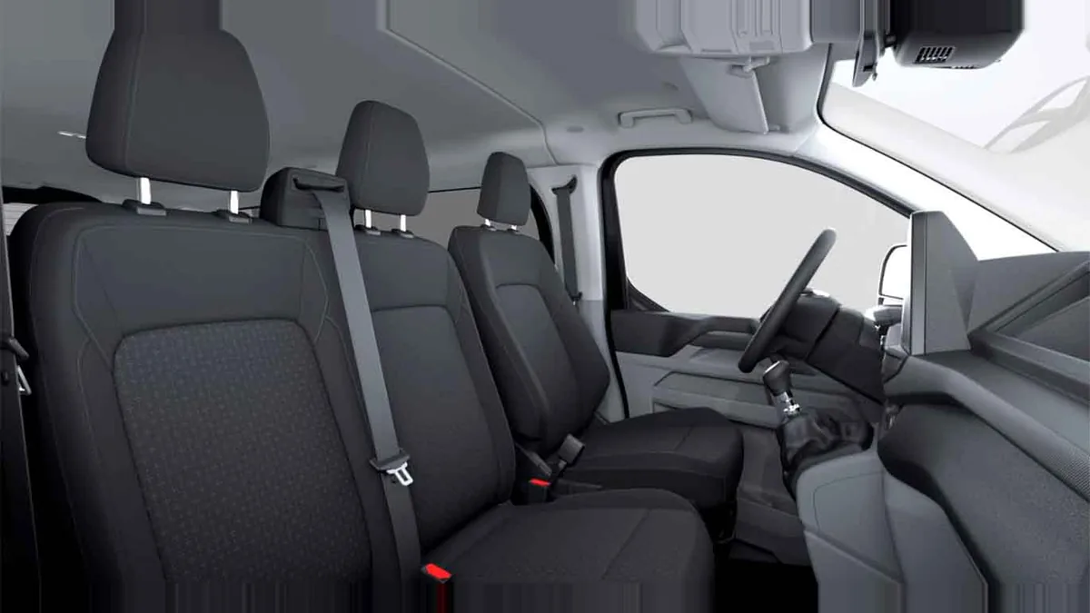 Ford Transit Custom Kombi 2.0 EcoBlue 150Cv 320 L1 Trend M1 II de ocasión en renting — Delantera