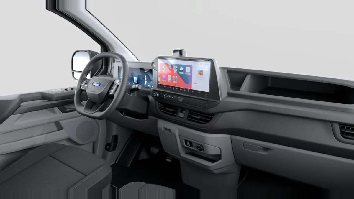 Ford TRANSIT CUSTOM  Kombi BEV 83kWh 100kW 340 L1 Trend nuevo en renting — Delantera