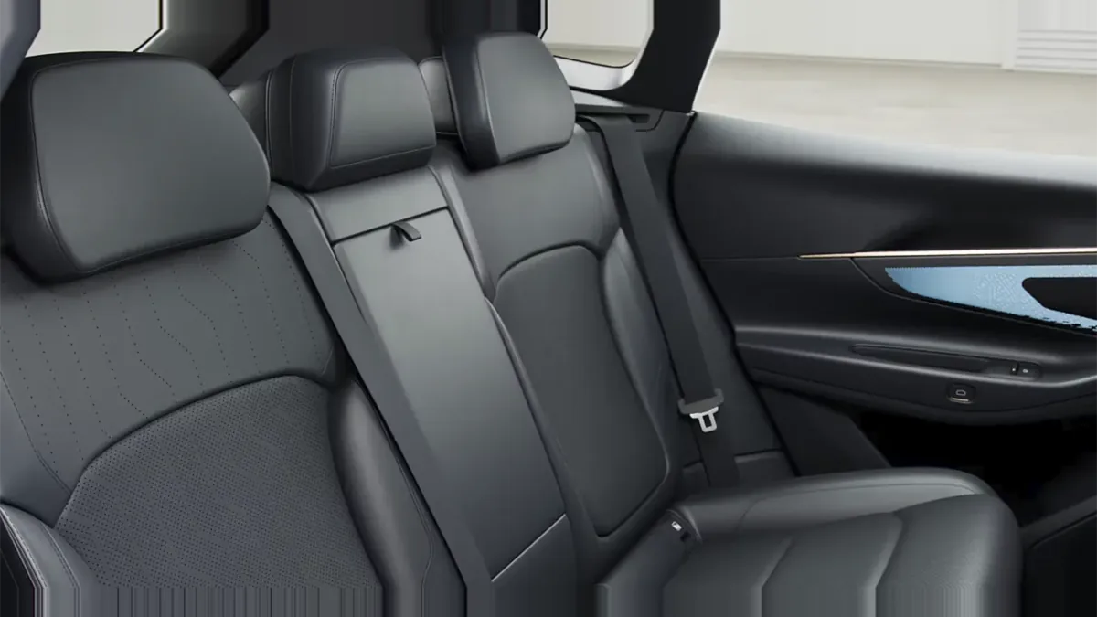 Lynk & Co 08 1.5 PHEV Core nuevo en renting — vista 6