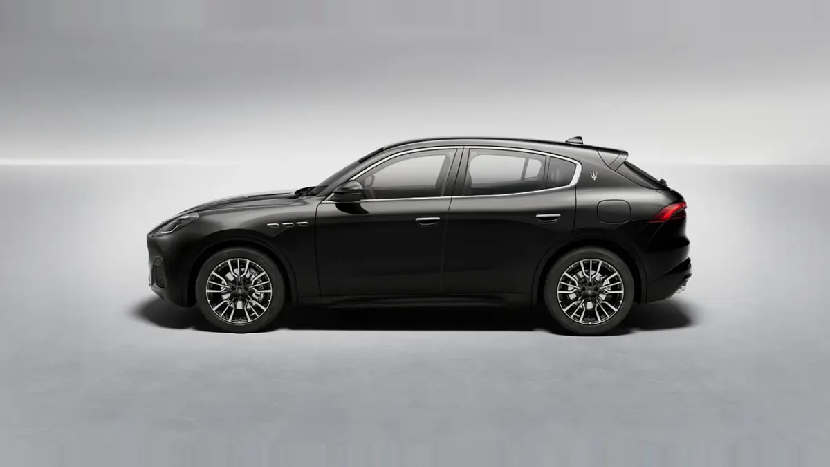 Maserati Grecale L4 MHEV 300CV AWD de ocasión en renting — Delantera
