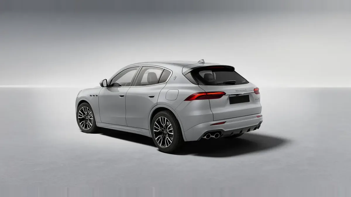 Maserati Grecale L4 MHEV 300CV AWD de ocasión en renting — Interior