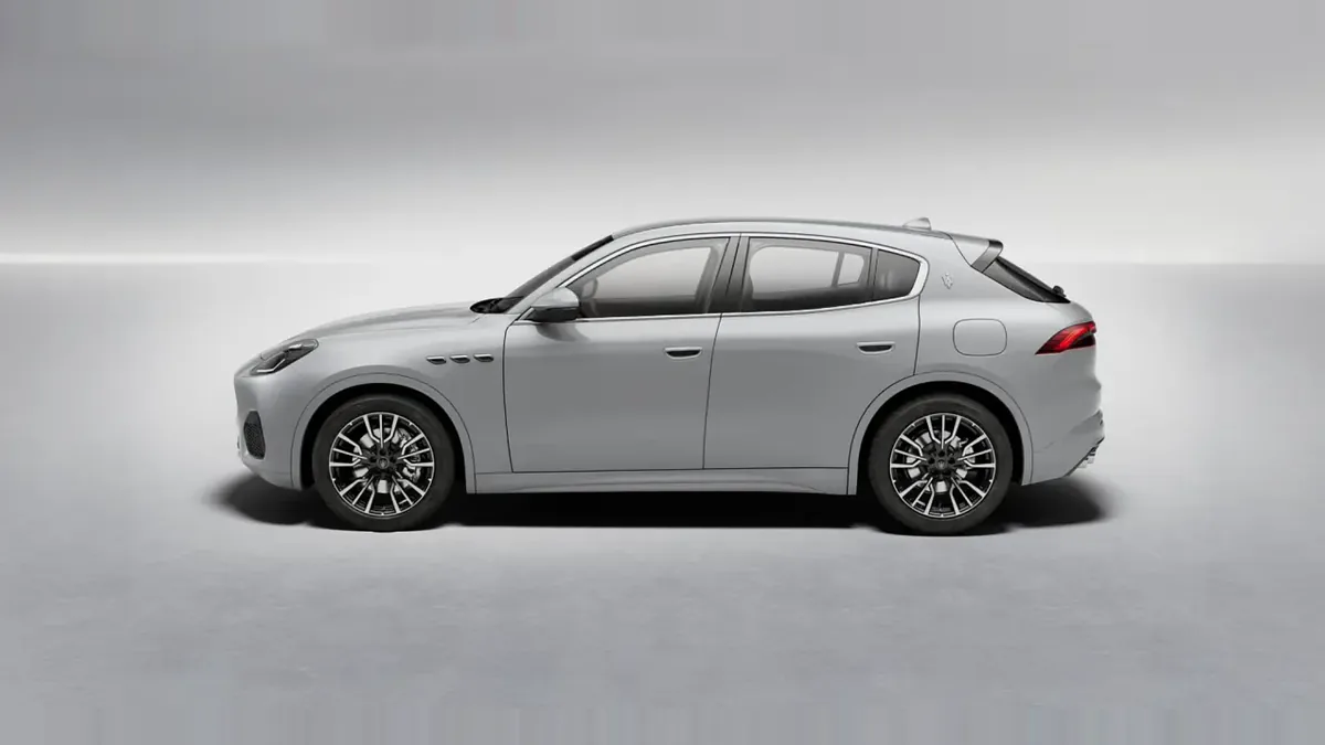 Maserati Grecale L4 MHEV 300CV AWD de ocasión en renting — Lateral