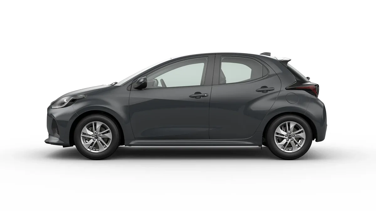 Mazda 2 Hybrid 1.5 85kW 116CV CVT Centre-Line GRY de ocasión en renting — Lateral