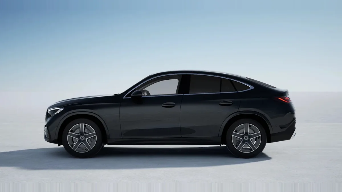 Mercedes-Benz GLC Coupé 300 e 4MATIC nuevo en renting — Lateral