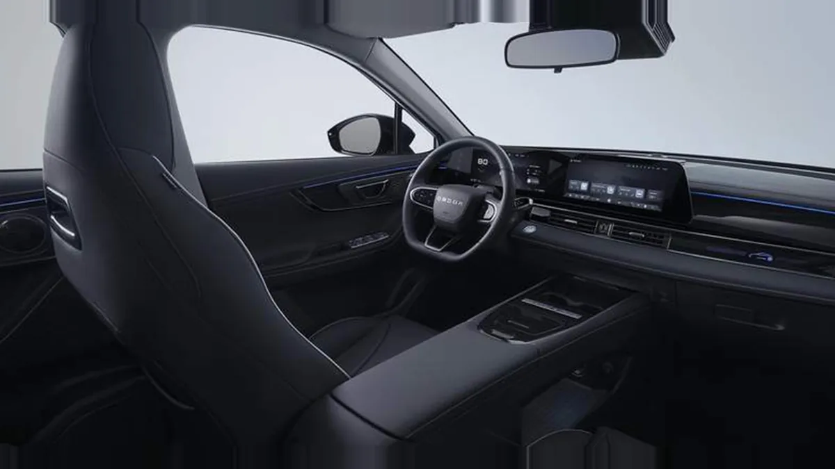 Omoda 5 EV 61kWh Pure 155kW de ocasión en renting — Delantera