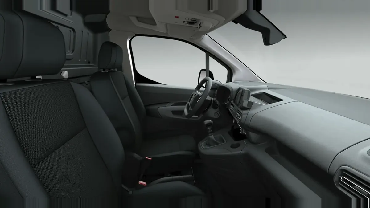 Opel Combo-e Cargo M 800kg de ocasión en renting — Delantera