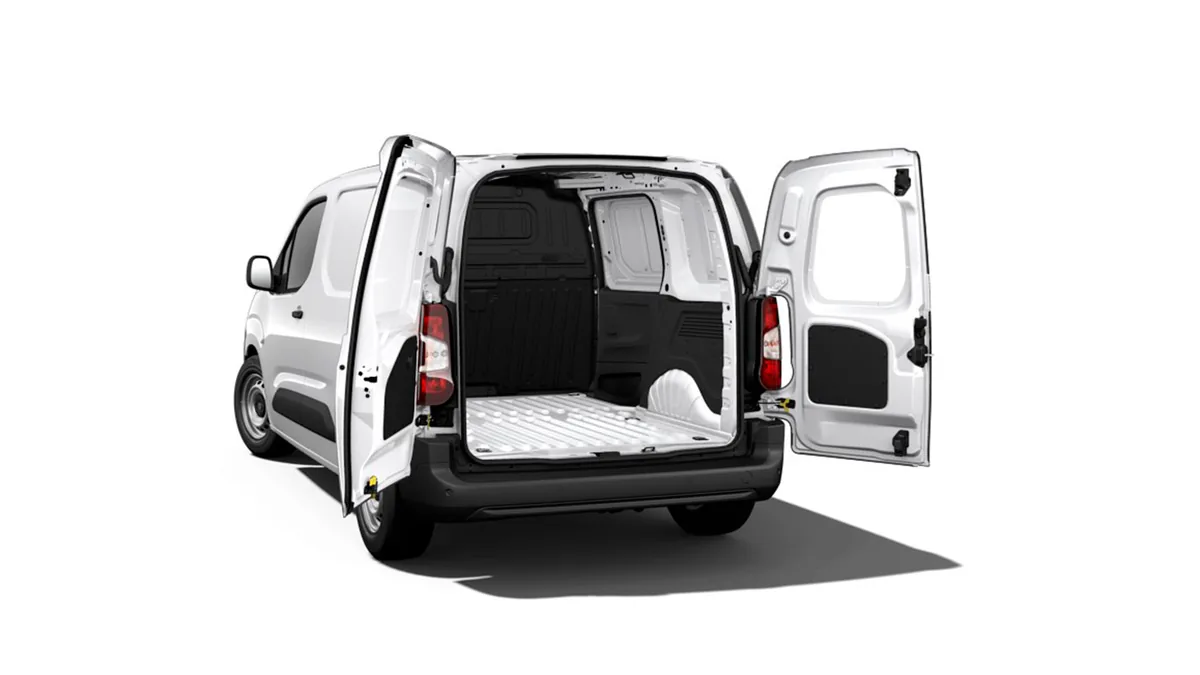 Peugeot Partner Furgón M Diésel 100CV Man de ocasión en renting — Lateral