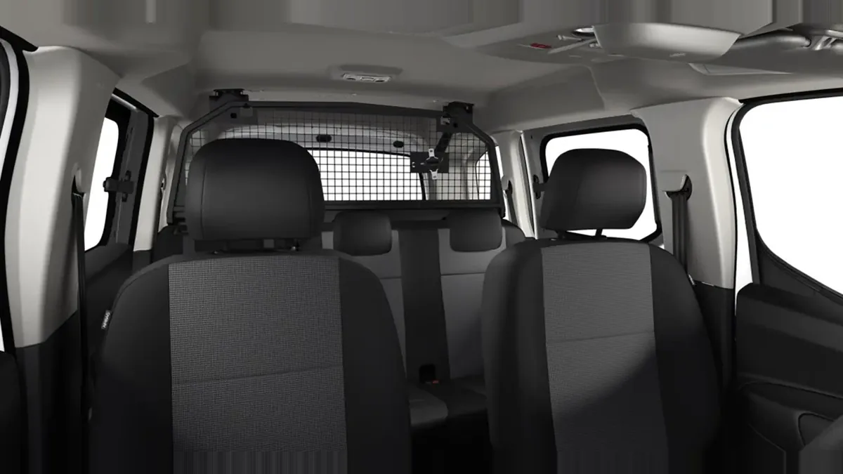 Peugeot Rifter Active Business Standard N1 BlueHDi 100 S&S de ocasión en renting — Interior