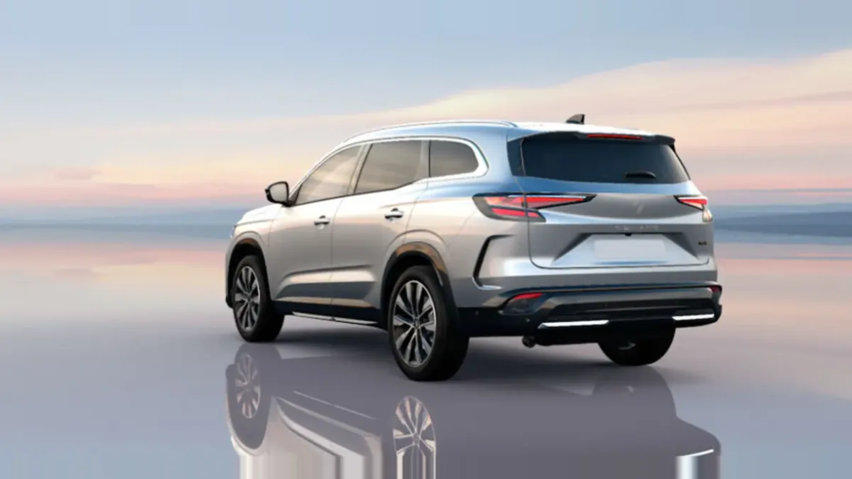 Renault ESPACE TECHNO E-TECH FULL HYBRID 200CV nuevo en renting — Trasera