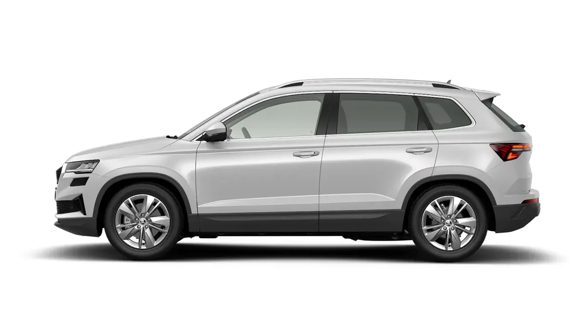 Škoda Karoq Selection 2.0 TDI DSG nuevo en renting — Trasera
