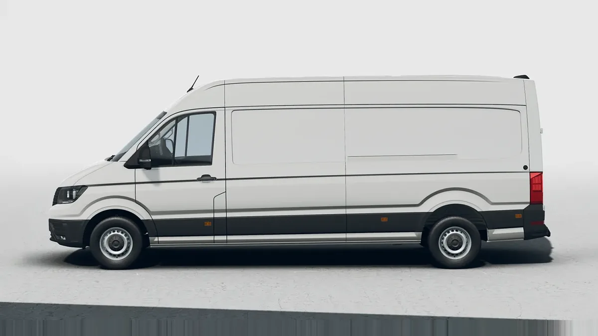 Volkswagen Crafter 35 Furgón BL TA L4H3 2.0 TDI 103kW (140CV) - ISOTERMO de ocasión en renting — Trasera