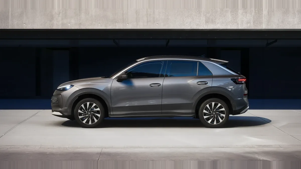 Volkswagen T-ROC Match 1.5 eTSI 150CV DSG nuevo en renting — Lateral