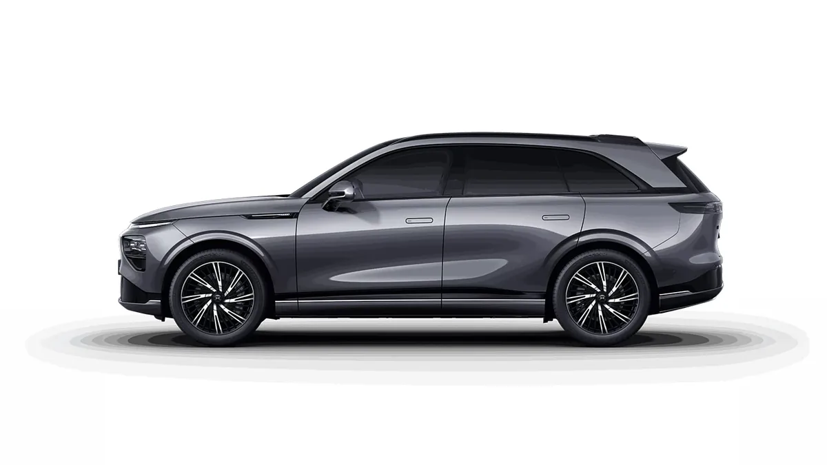 XPENG G9 AWD Performance de ocasión en renting — Lateral